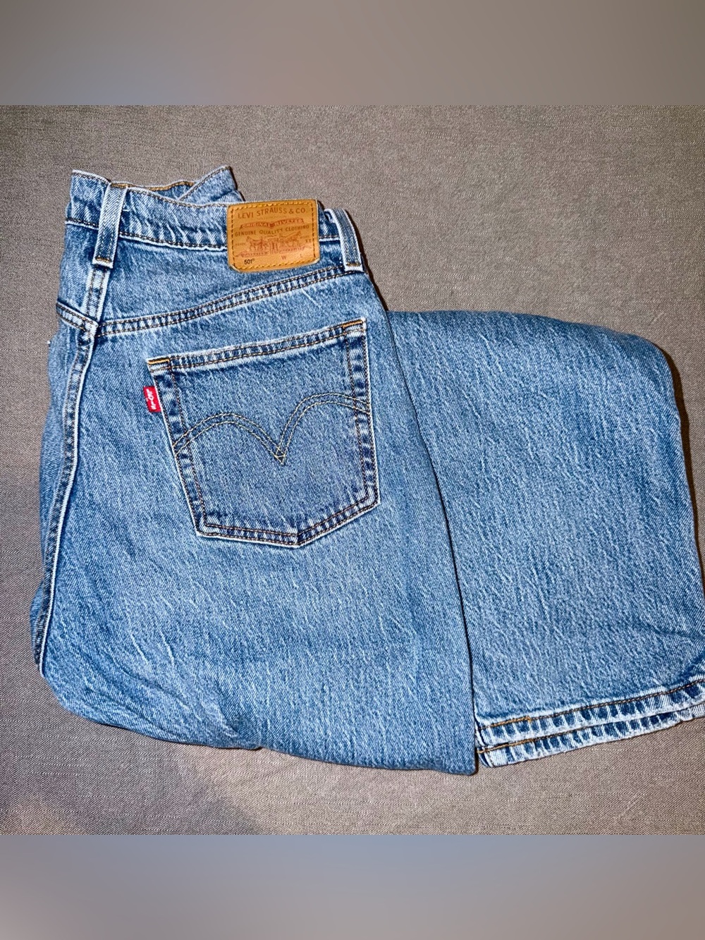 LEVI’s 501 Jeans for Women “Erin Can’t Wait” (Medium Wash) in 27x32
